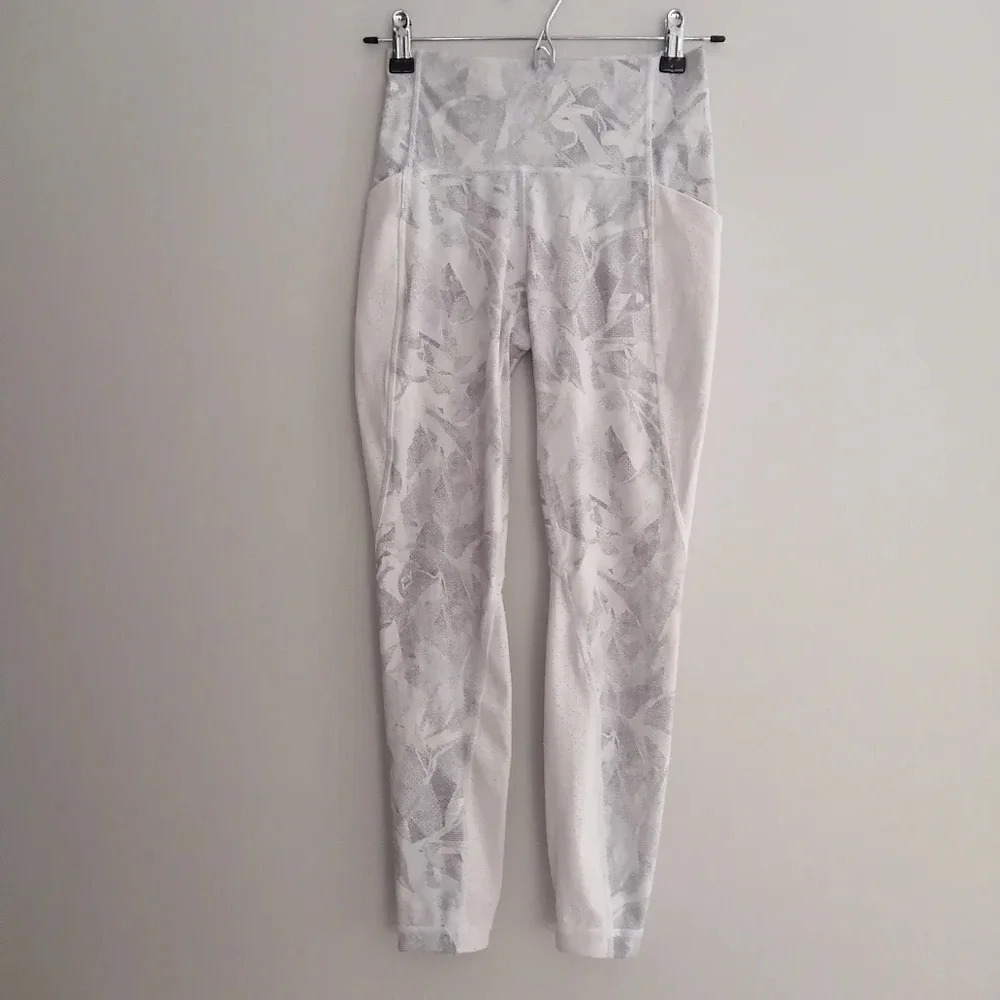 Lululemon Breezy Dot Tights 25" High Rise Mesh Accent Leggings Jasmine White 4